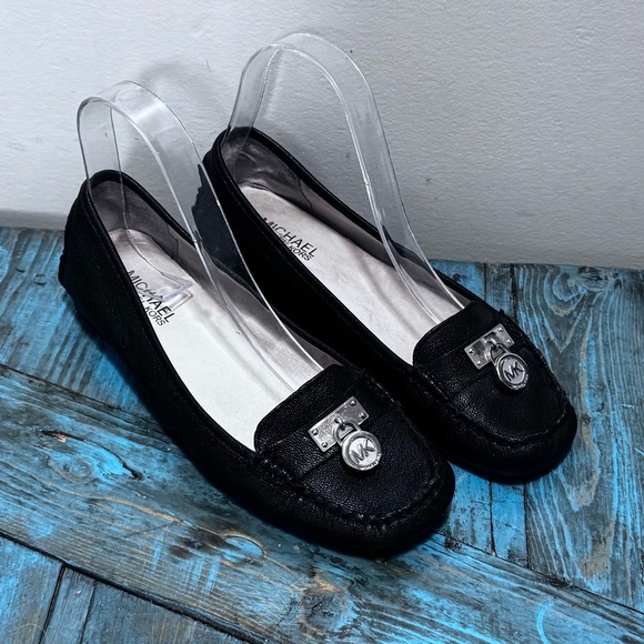 Michael Kors Women's HAMILTON MK Padlock Loafer Size 7 - Picture 2 of 14